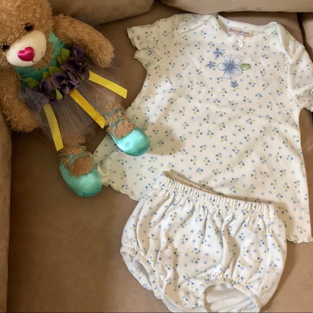 Carter’s Blue Floral Two-Piece NWT 6 Months